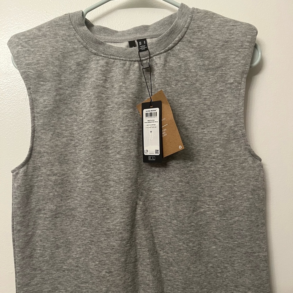 NWT Vero Moda Padded Shoulder Muscle Top, Medium